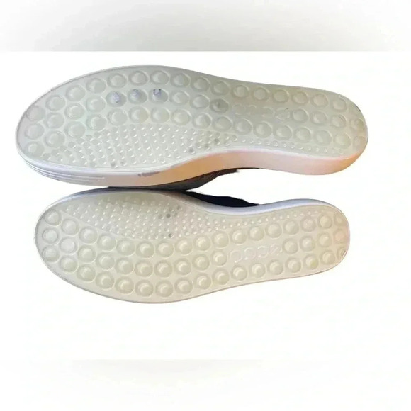 ECCO Women's Soft Slip-on Sneaker - Picture 7 of 10